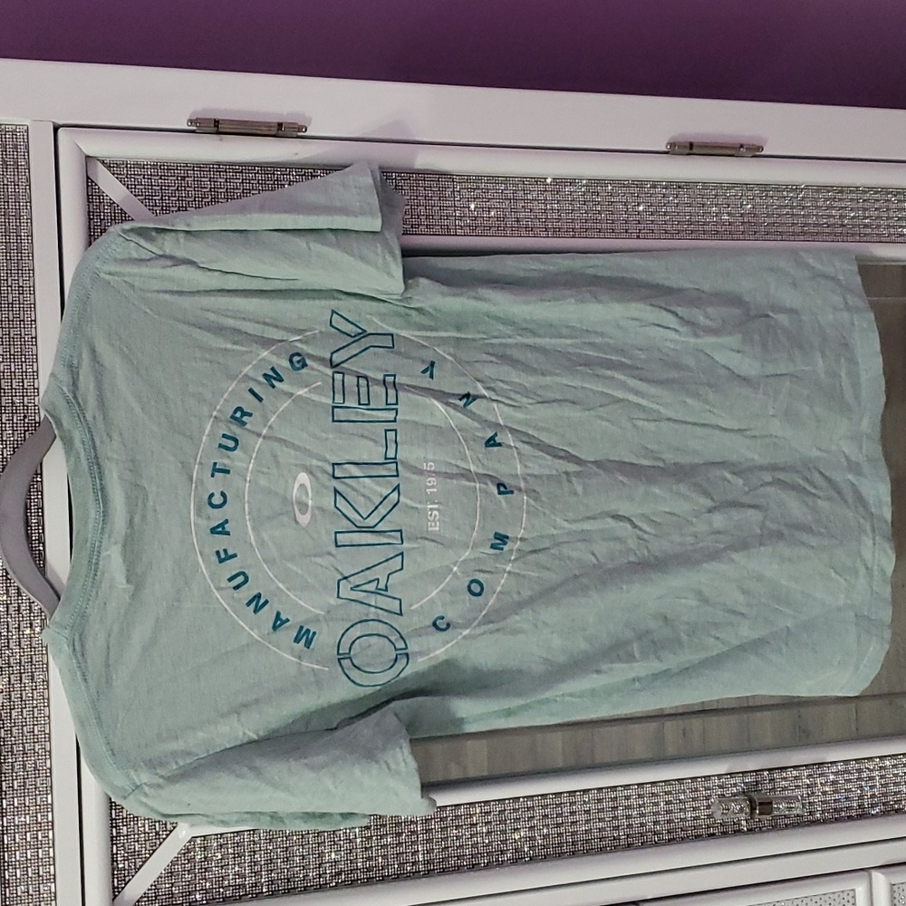 Oakley shirt - Picture 2 of 2